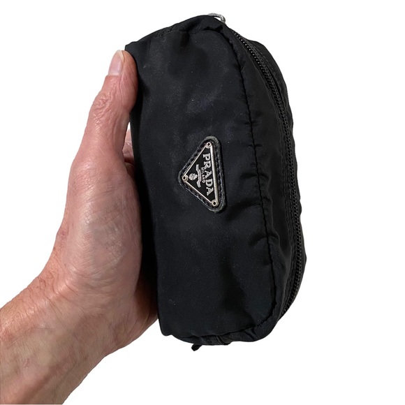 AUTHENTIC VINTAGE PRADA VELA TESSUTO NYLON SMALL ZIP COSMETIC BAG/POUCH, BLACK - Picture 2 of 16